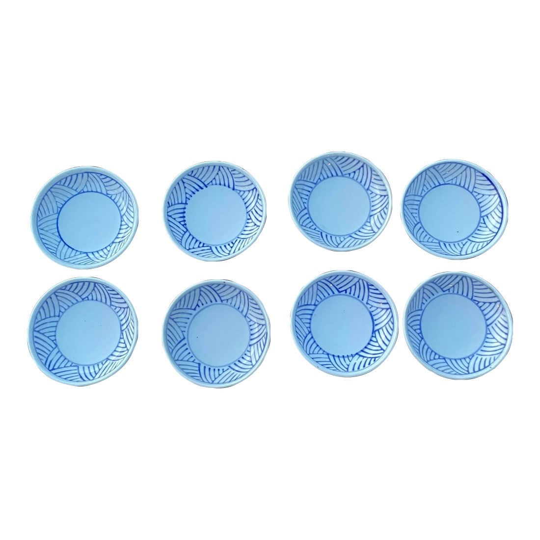 Contemporary Williams and Sonoma Blue and White Finger Bowls- Set of 8: Eight Williams and Sonoma finger bowls with a sort of blue and white Asian / geometric style. No chips or cracks or discoloration in the set. Condition: Alterations: Original Condition Unaltered