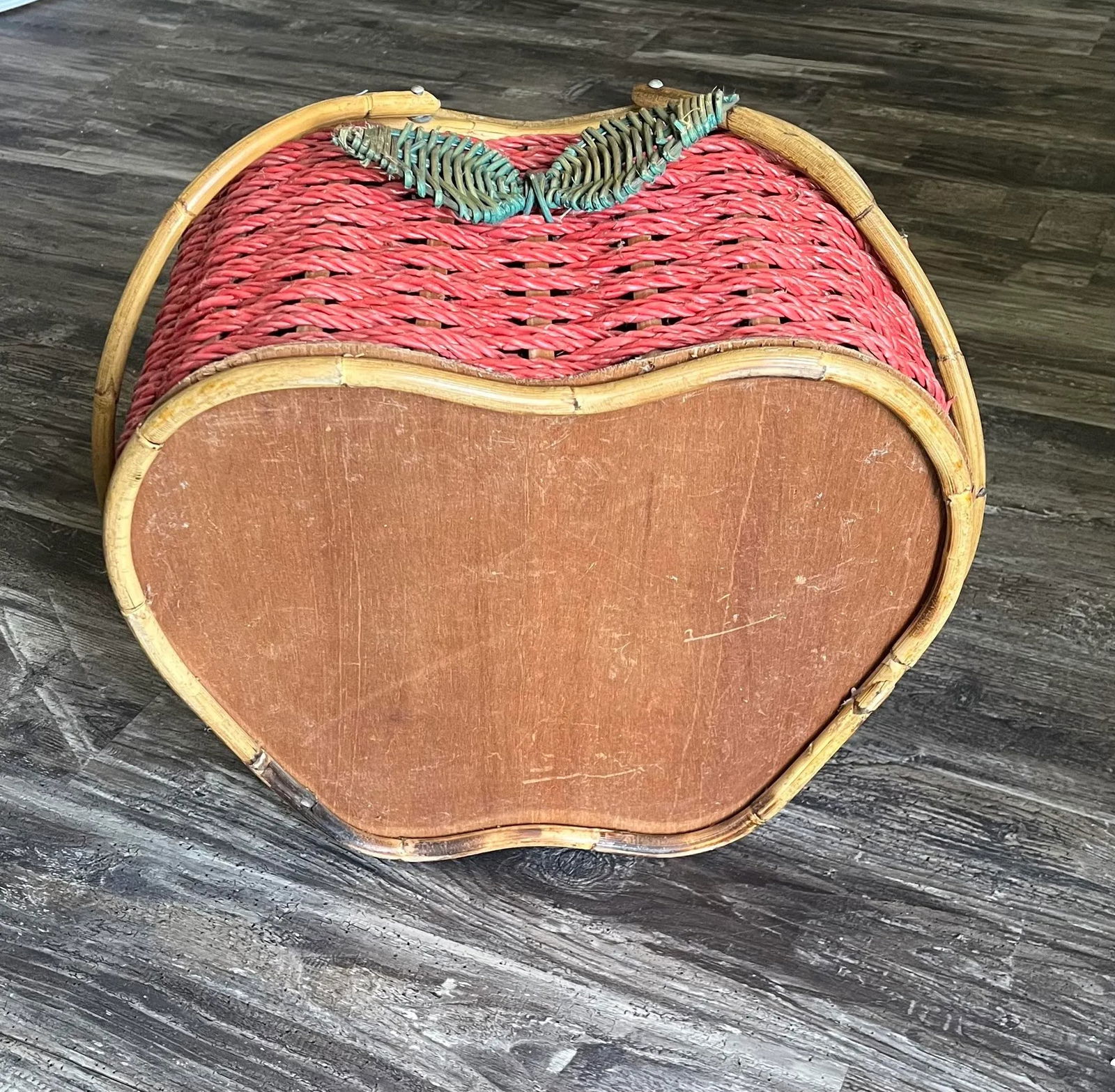 1970s Handwoven Apple Shaped Rattan Picnic Basket With Bamboo Trim - 8