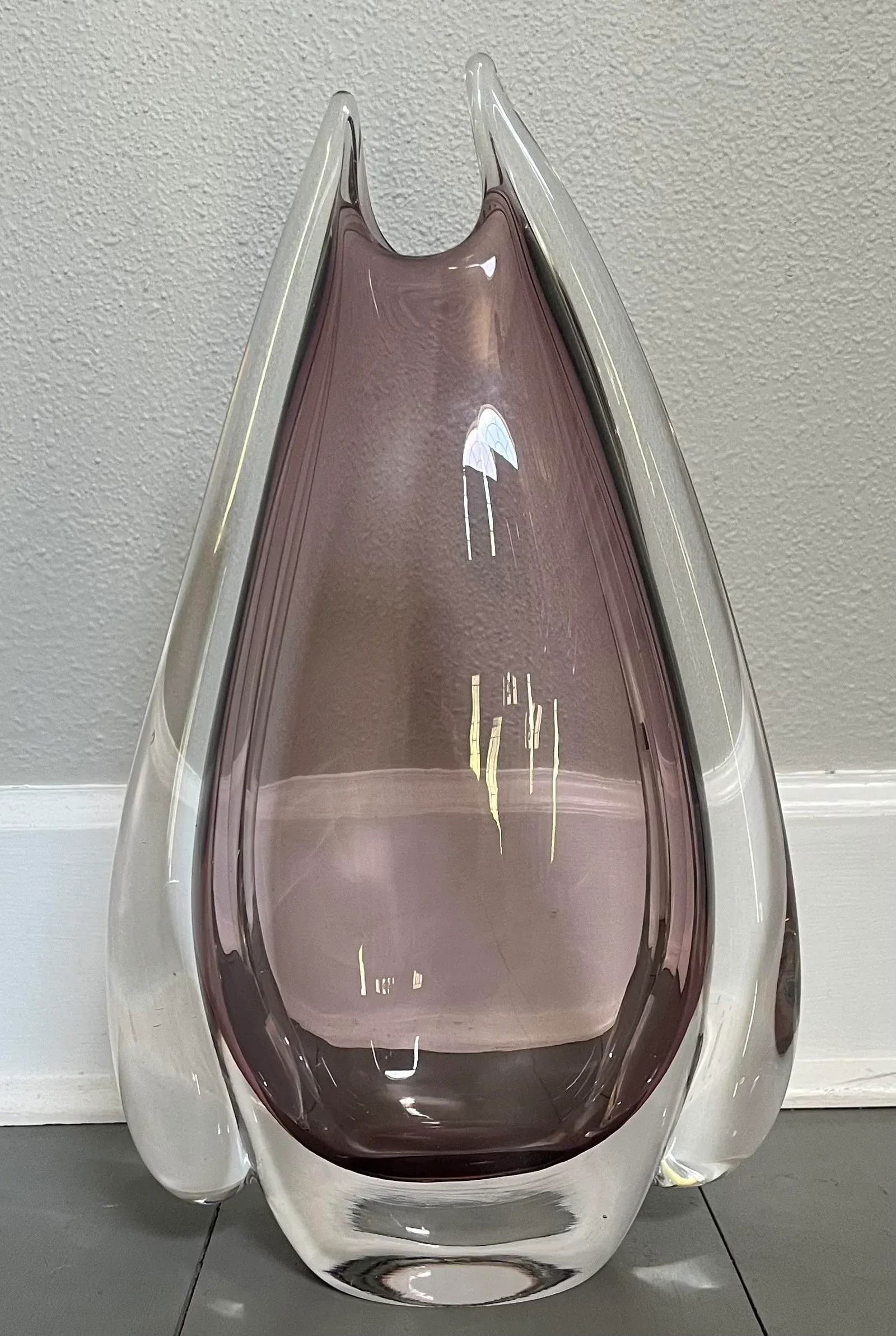 Large Global Views Fin Vase- Pink - 2