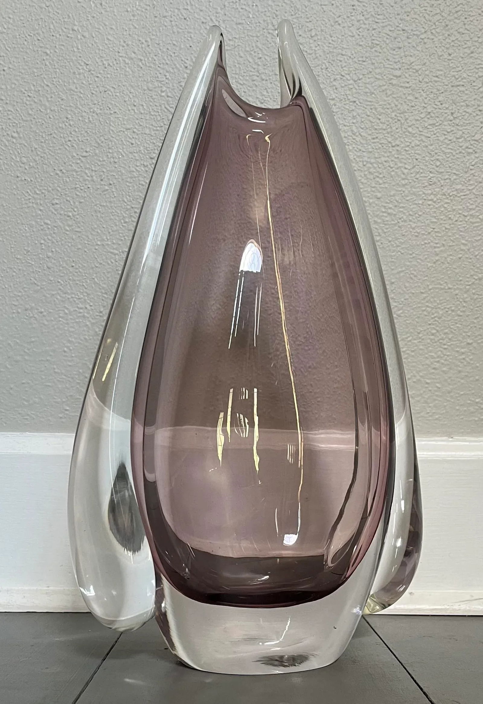 Large Global Views Fin Vase- Pink - 3