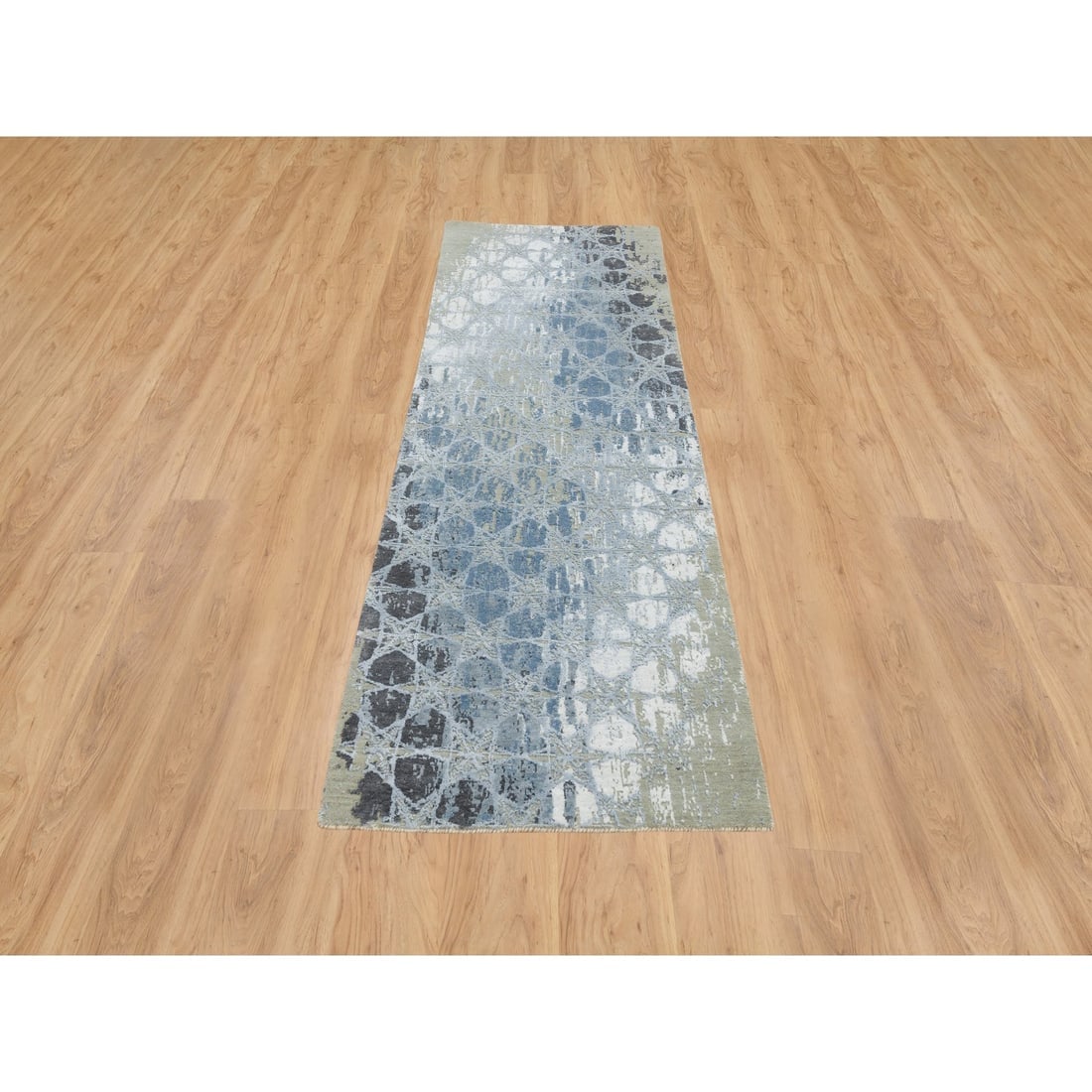 Gray, Hand Knotted Wool and Silk, THE HONEYCOMB Design Runner Rug - 2