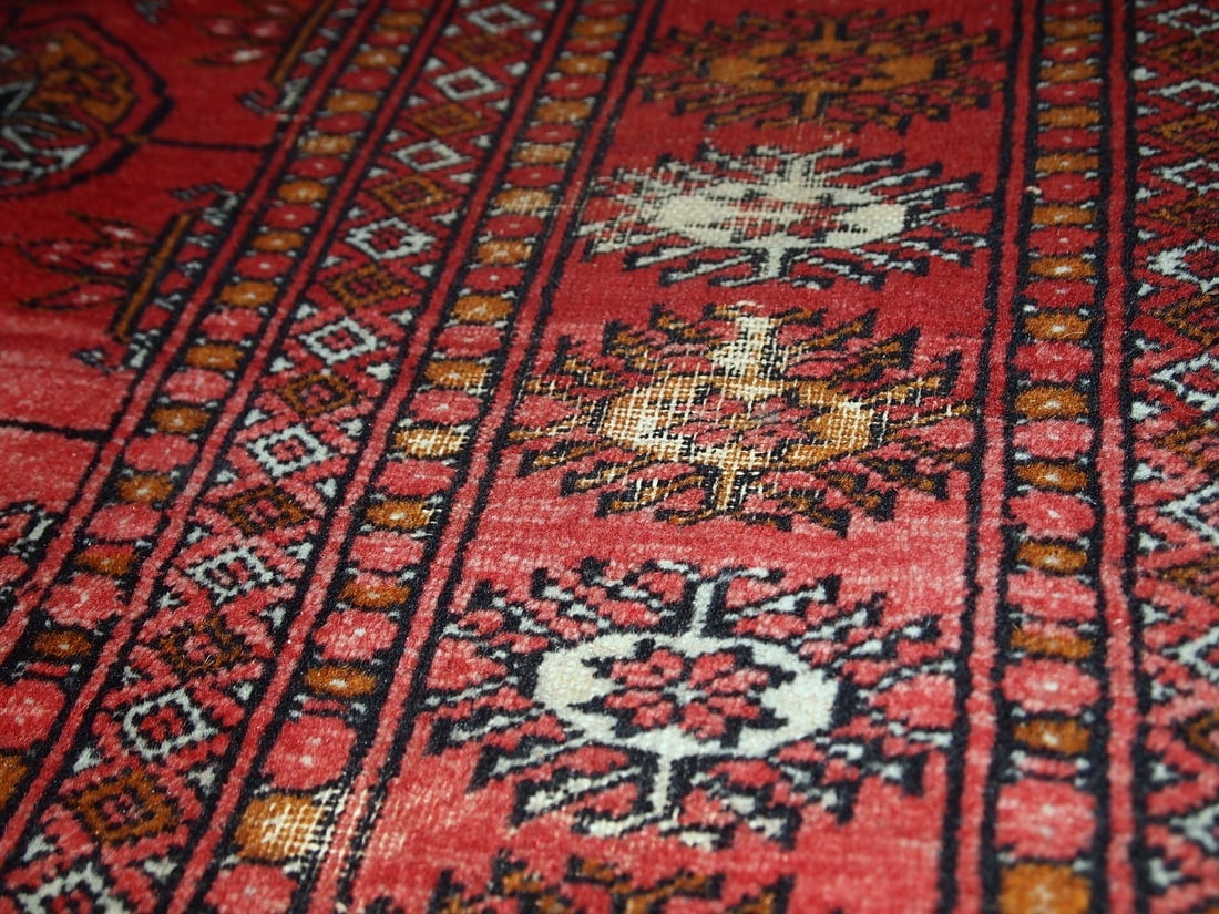 Handmade vintage Pakistani Tekke rug 4.1' x 5.9' (127cm x 180cm) 1960s - 9