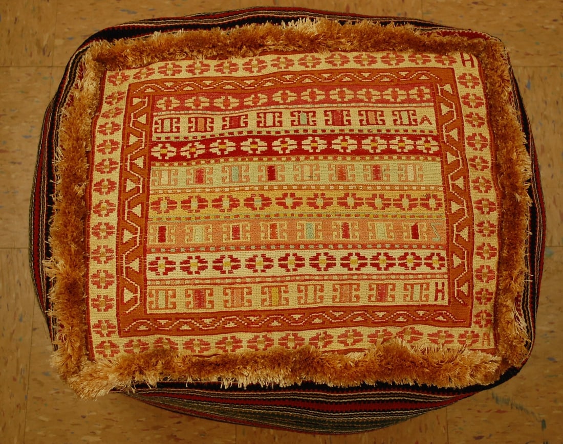 Highly Detailed Fine silk sumak kilim Rug Very Soft Wool cushion 1.8x1.8x1.3 h: Title: Highly Detailed Fine silk sumak kilim Rug Very Soft Wool cushion 1.8x1.8x1.3 hDescription:never used, hand sewn inscribed cushion made by ailk sumak kilim rug 1'8"x 1'.8" x1'4" silk woven on