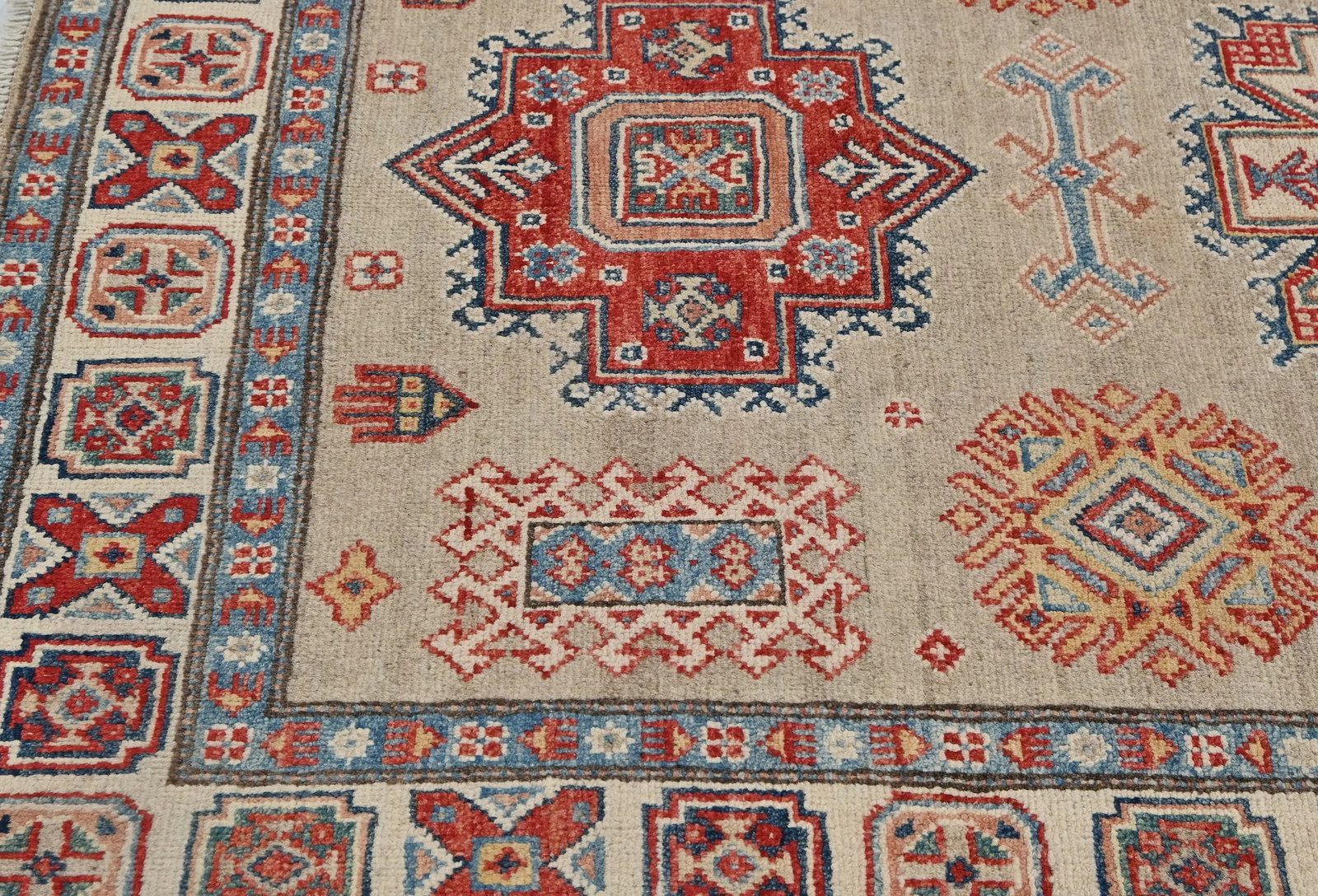 Beige Geometric Modern 4X6 Kazak Pakistan Rug - 7