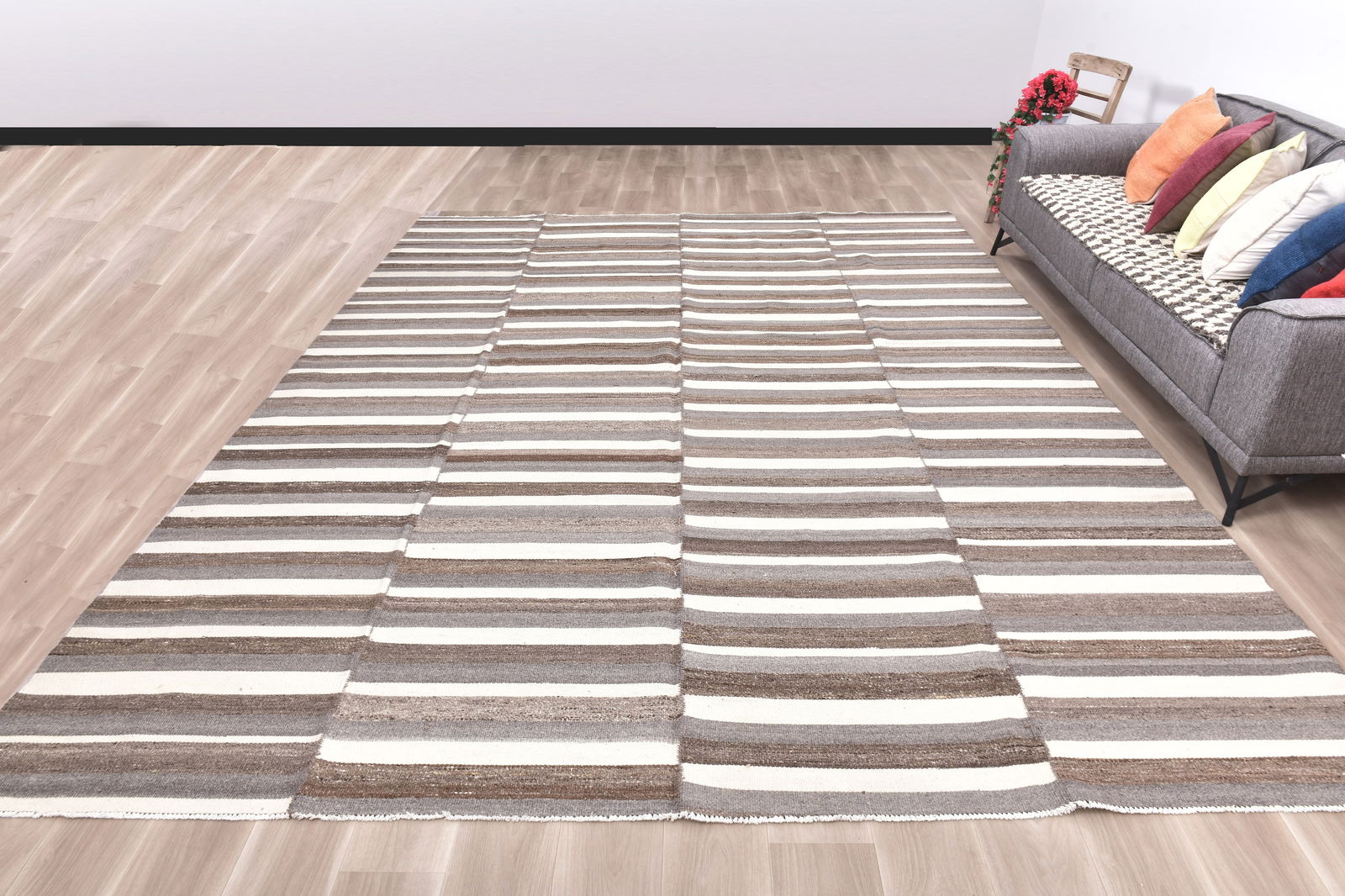 10'0'' x 12'9'' Turkish Handmade Kilim Rug - 35115: Title: 10'0'' x 12'9'' Turkish Handmade Kilim Rug - 35115Description:10'0'' x 12'9'' Turkish Handmade Kilim Rug - 35115Origin:TurkiyeDate/Period:1960-90Materials:Wool,CottonDimension:10'0''x12'9''