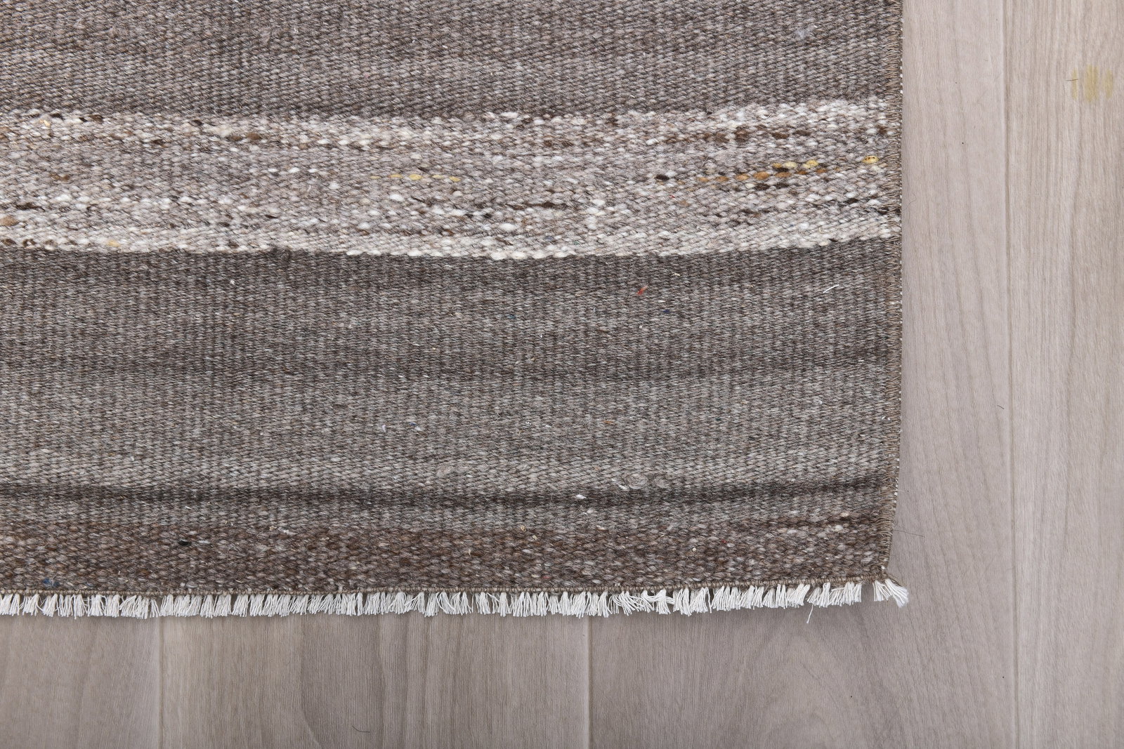 4'5'' x 6'3'' Turkish Handmade Kilim Rug - 241949 - 10