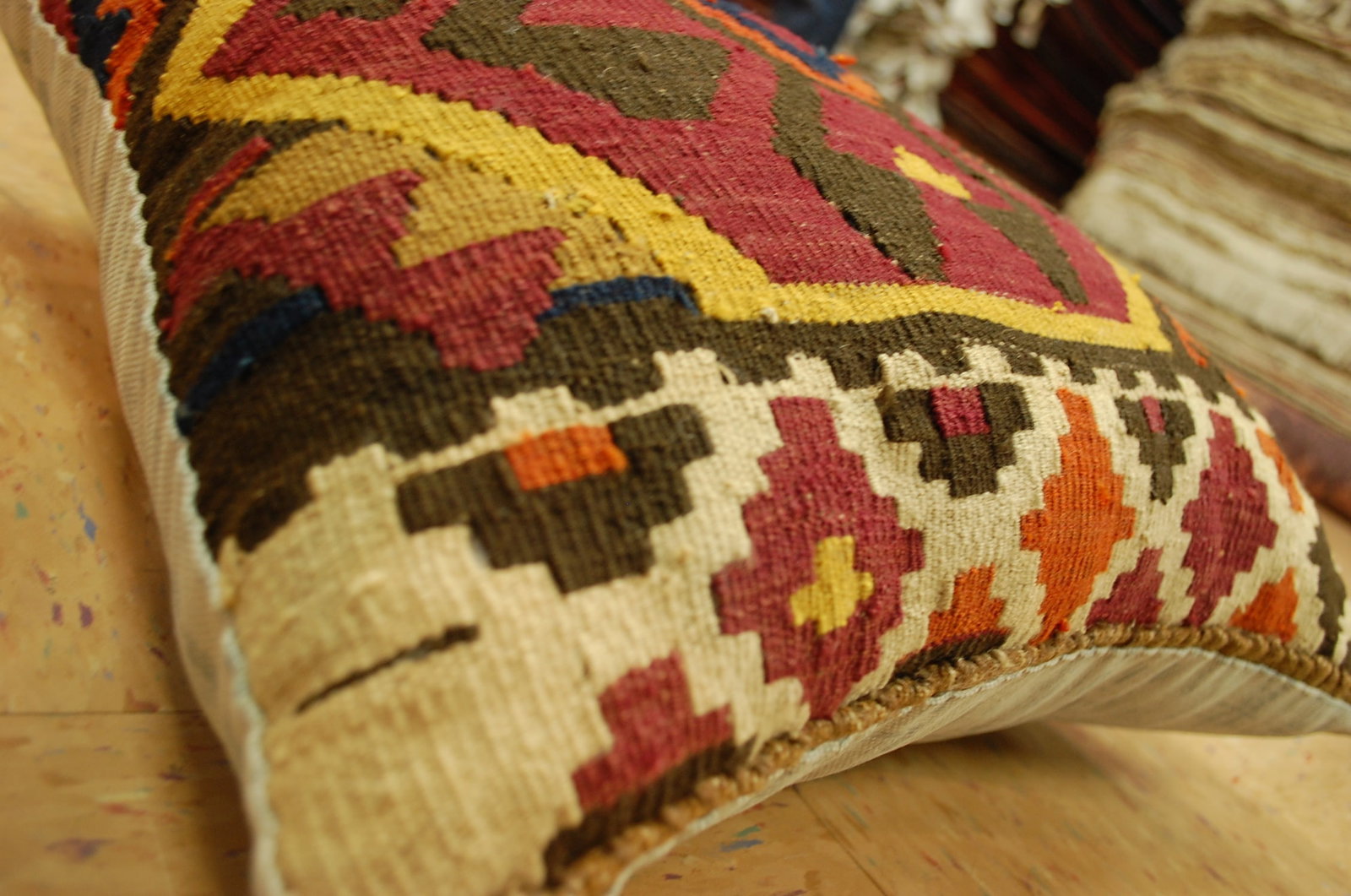 Hand-Made Pillow Cushion Rug 1'6" x 1' 8" - 3