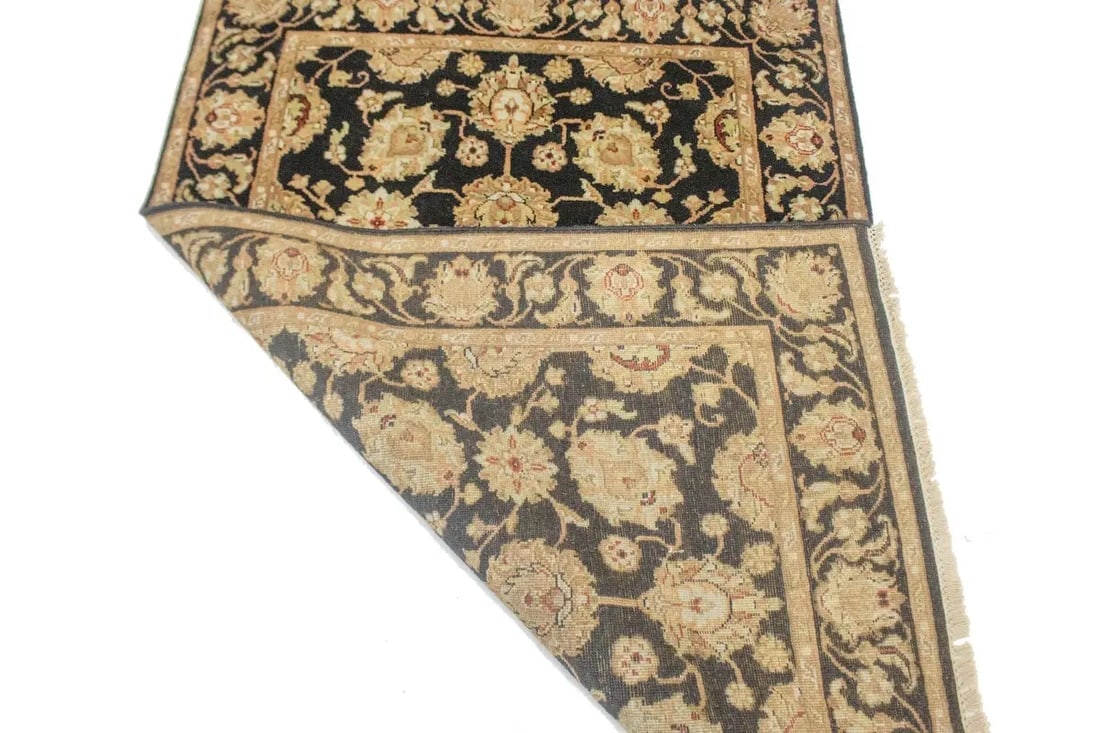 Black Floral Classic 4X6 Indo-Kashan Oriental Rug - 11