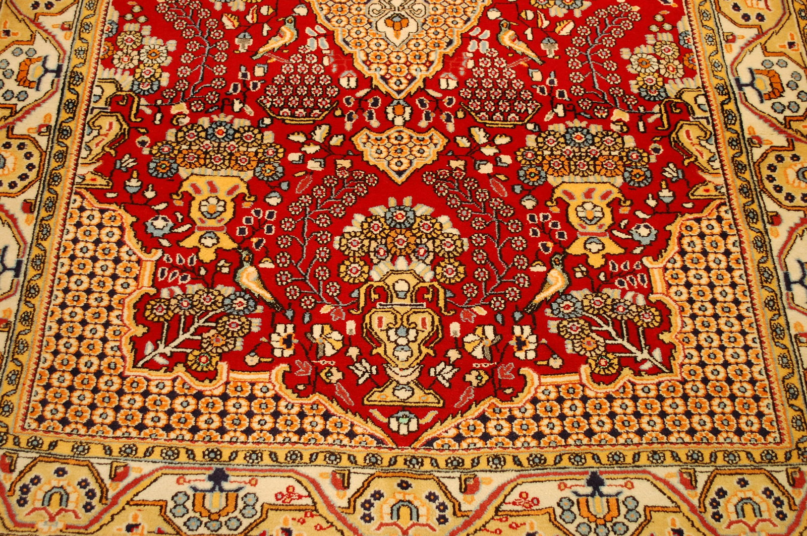 PERSIAN QOME RUG 4' 7" x 6'6" - 2