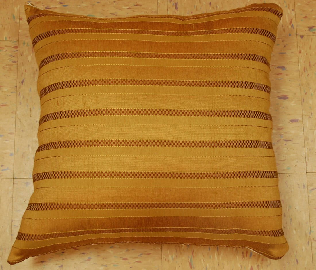 Hand-Made Pillow Cushion Rug 1'6" x 1' 8": Title: Hand-Made Pillow Cushion Rug 1'6" x 1' 8"Description:Antique detailed design hand made functional_useable pillow_cushion with exact size of 1'6" x 1' 8" the pillow is filled with poly- fil