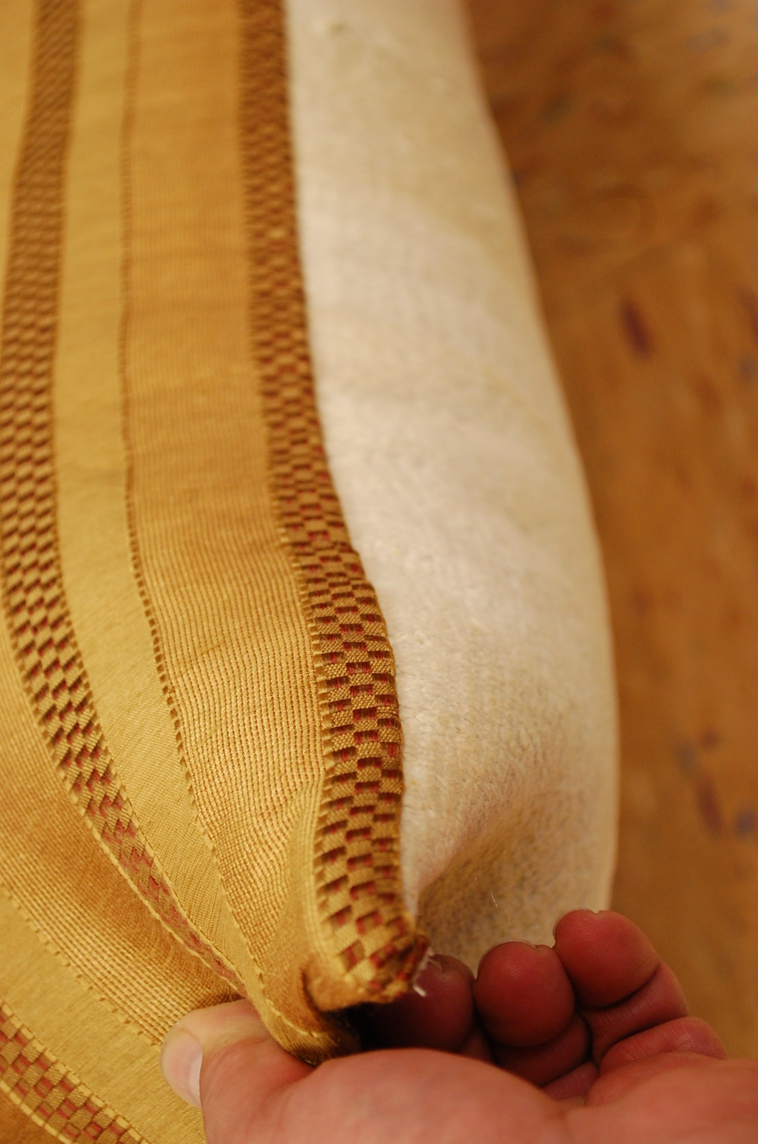 Hand-Made Pillow Cushion Rug 1'6" x 1' 8" - 3