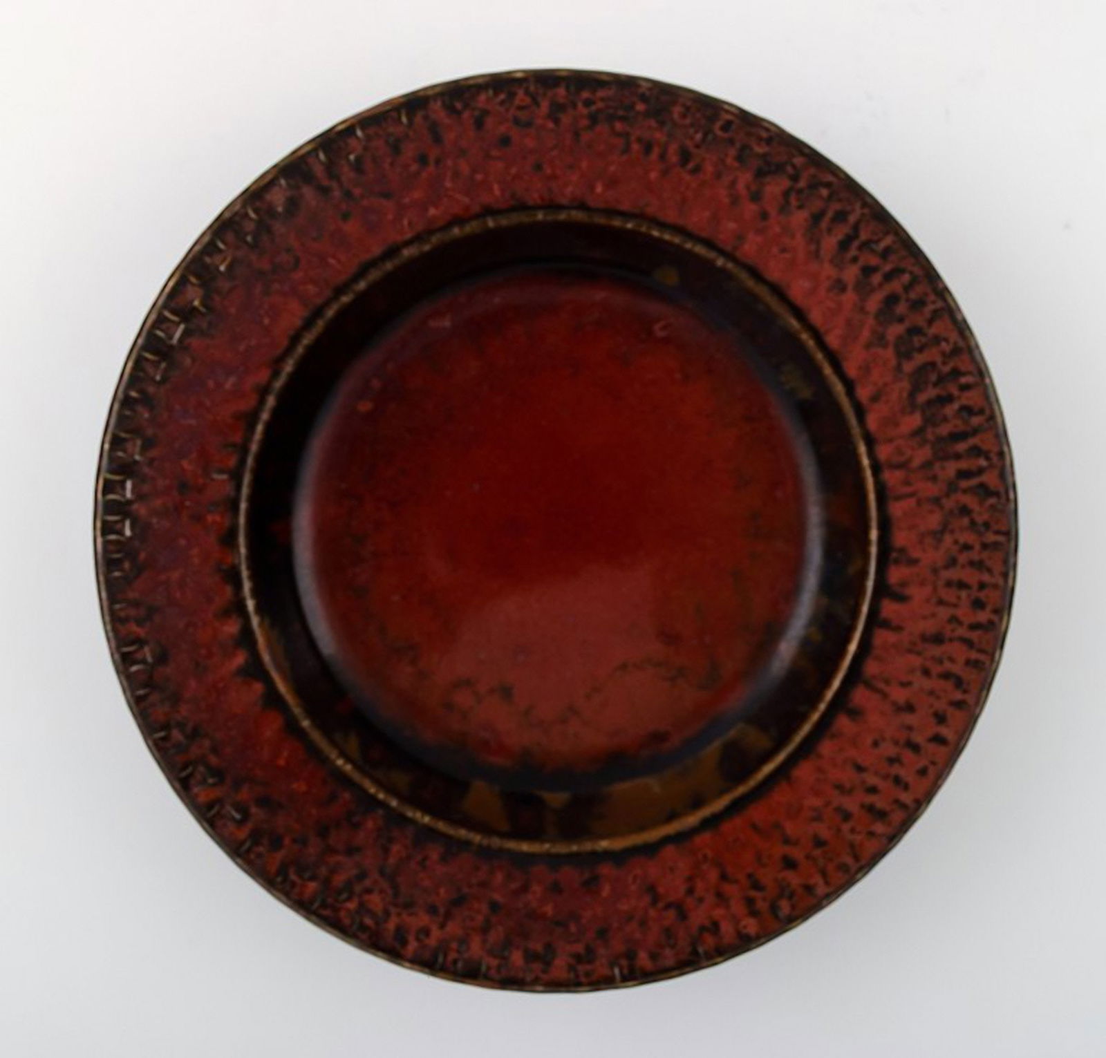 Stig Lindberg (1916-1982), Gustavsberg Studio ceramic dish.: Title: Stig Lindberg (1916-1982), Gustavsberg Studio ceramic dish. Description: Stig Lindberg (1916-1982), Gustavsberg Studio ceramic dish. Aniara glaze, 1960s. Stamped with Studio Hand. Measures 20 c