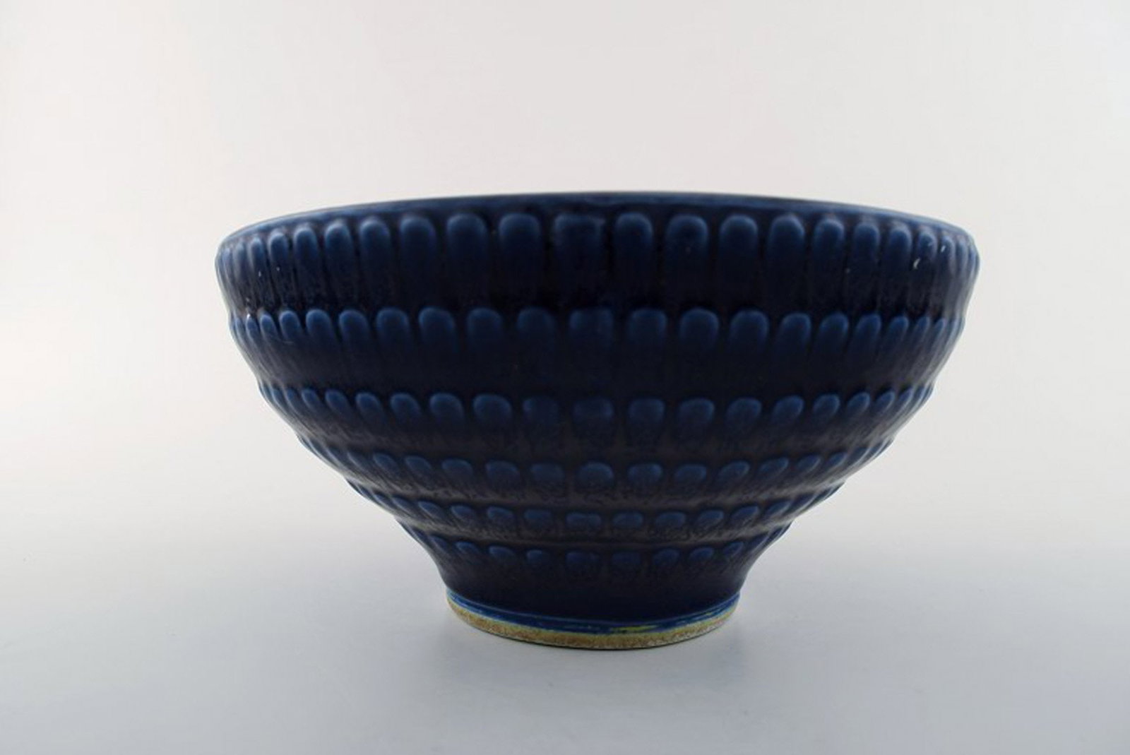 Wilhelm Kåge for Gustavsberg, Large ceramic bowl in beautiful dark blue glaze.: Title: Wilhelm Kåge for Gustavsberg, Large ceramic bowl in beautiful dark blue glaze. Description: Wilhelm Kåge for Gustavsberg, Large ceramic bowl in beautiful dark blue glaze. Modern