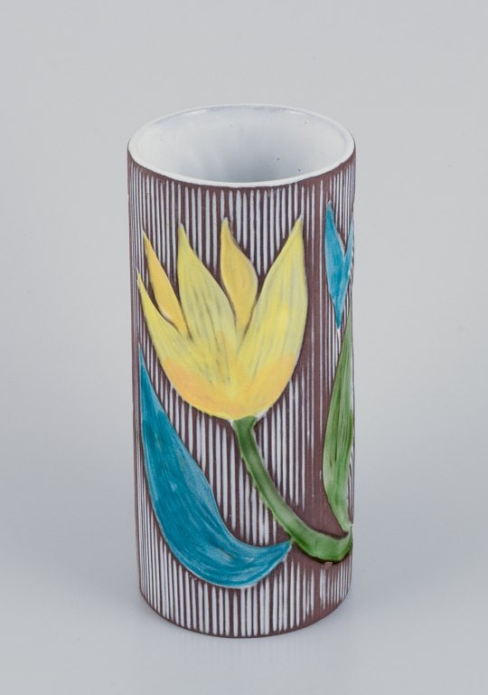Mari Simmulson (1911-2000) for Upsala Ekeby, Sweden. Ceramic vase with floral motifs. - 2