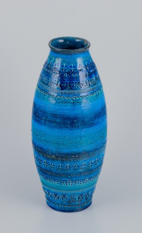 Aldo Londi (1911-2003) for Bitossi, Italy. Large ceramic vase with azure blue glaze. - 2