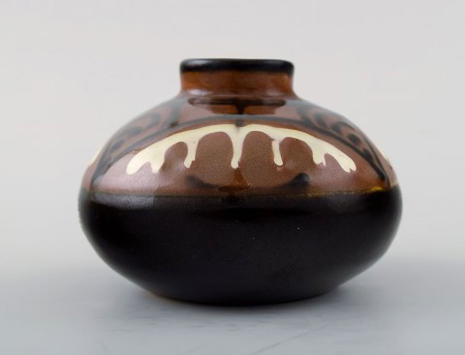 Kähler, Denmark, glazed stoneware vase. 1940s. - 2