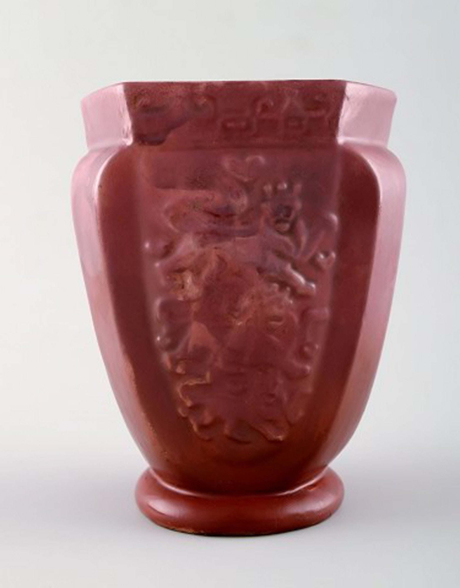 Three Kähler vases with luster glaze, Karl Hansen Reistrup. With the three Danish lions, the - 2