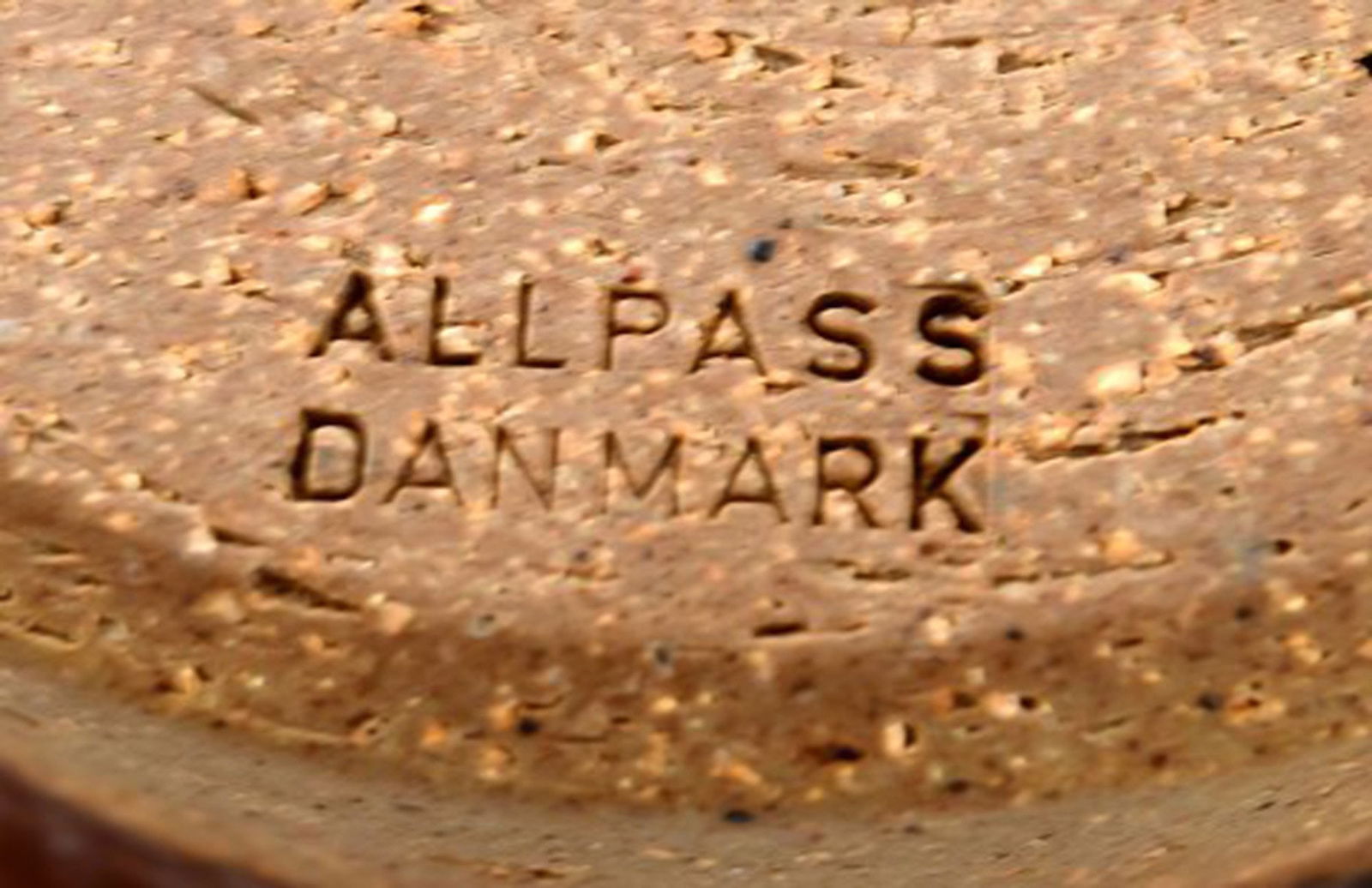 Helle Allpass (1932-2000). Low bowl of raw and glazed stoneware in brown shades. 1960 / 70's. - 6