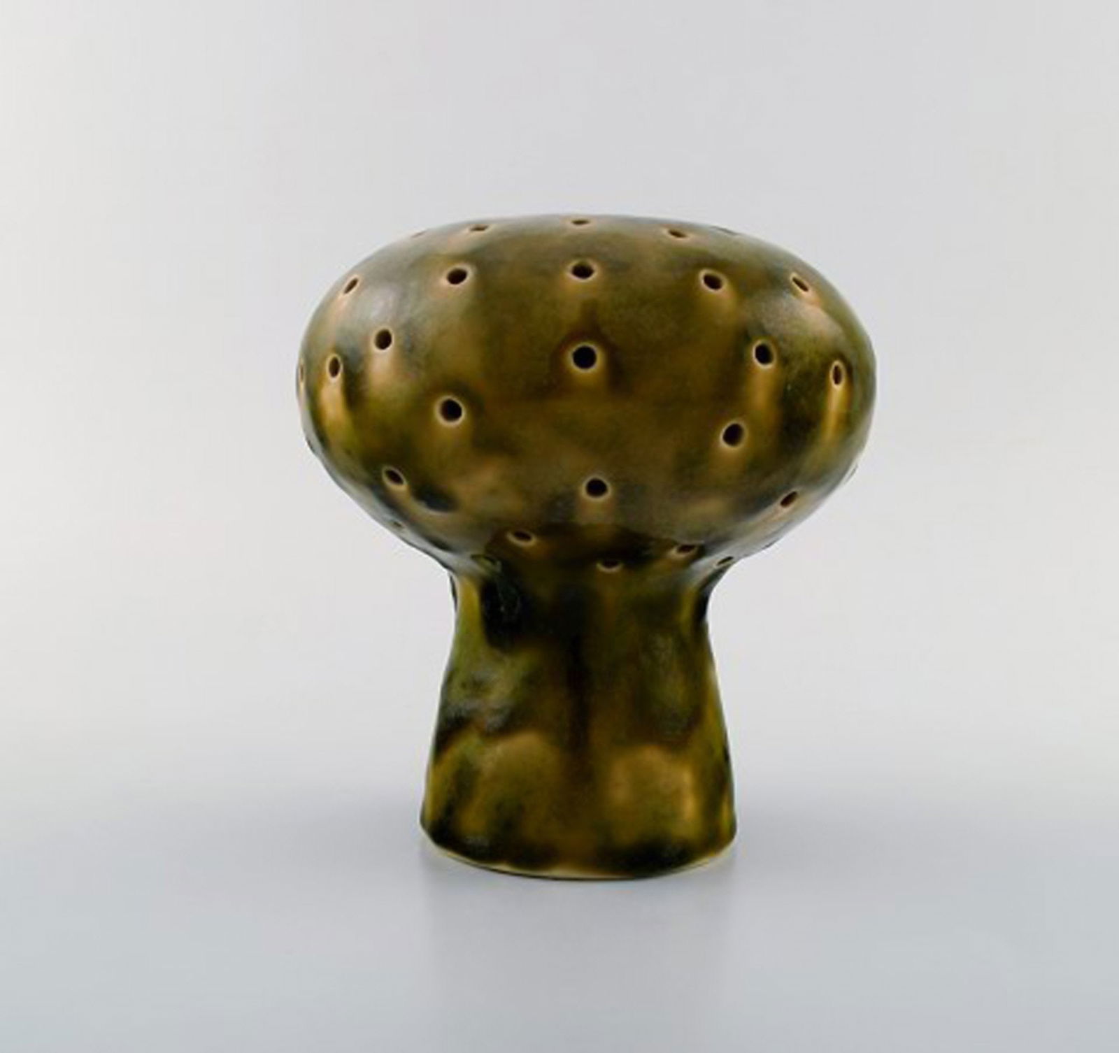 Sven Wejsfelt for Gustavsberg Studio Hand. Mushroom in glazed ceramics. - 2