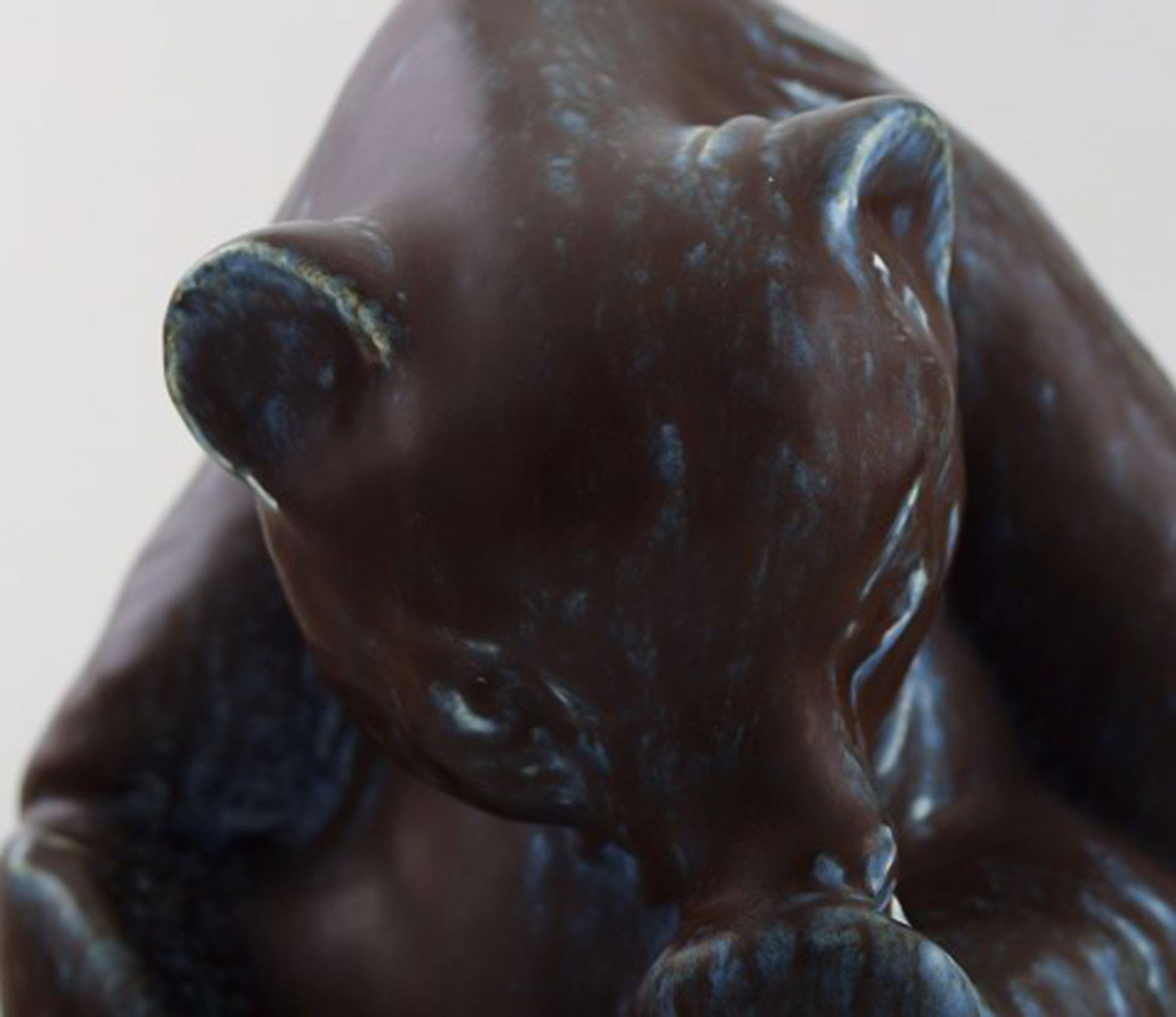 FEJ (Folke and Elsa Jernberg), Sweden. Bear in glazed ceramics. Beautiful glaze in black and blue - 4