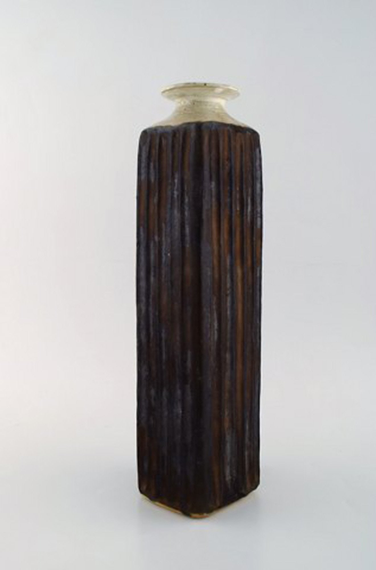 Danish potter. Large unique vase in glazed ceramics. Gutte style. Raku burned technique. 1960's. - 2