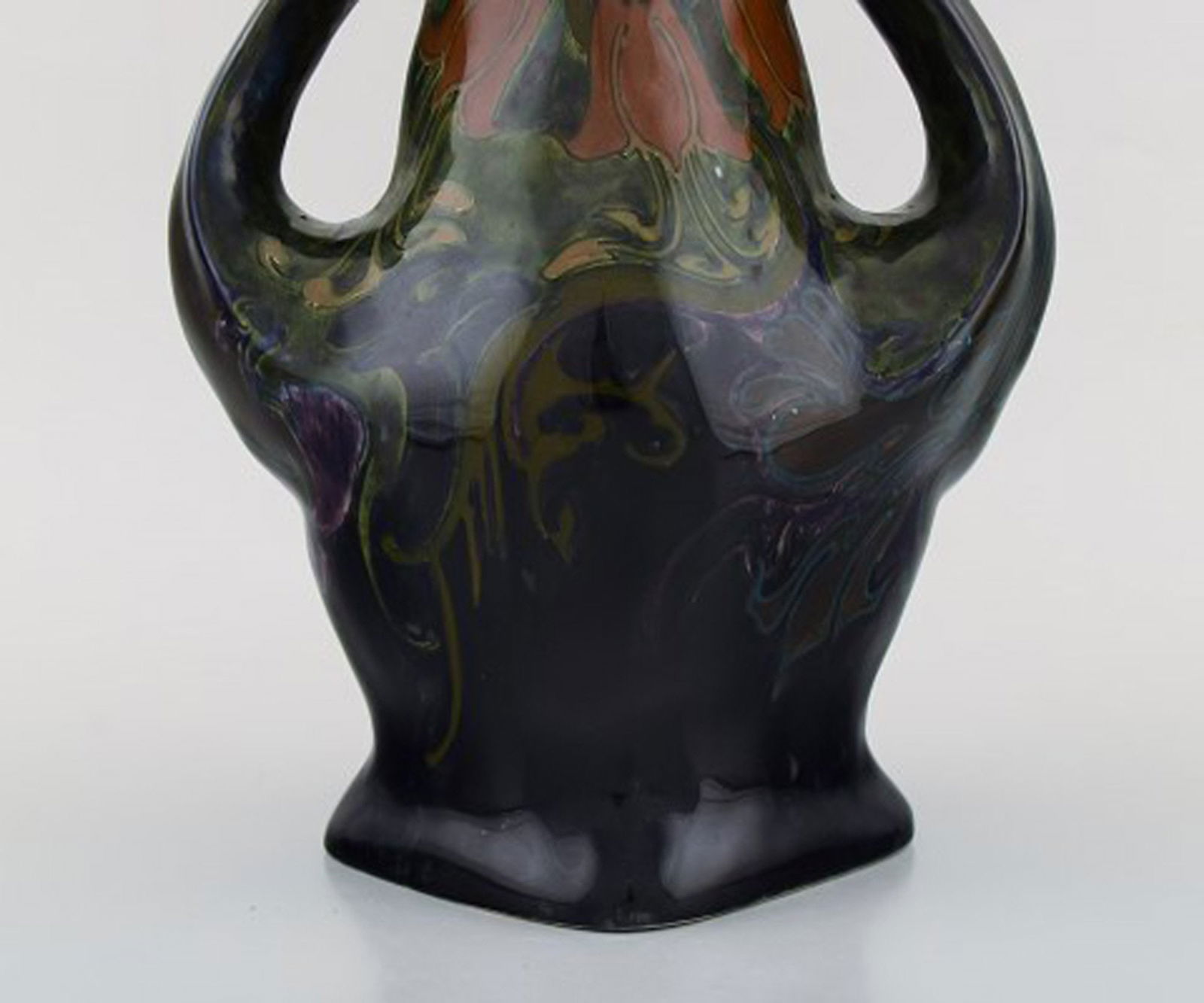 Rozenburg, Den Haag. Large art nouveau vase with gloves in glazed ceramics with flowers. 1910 / - 4