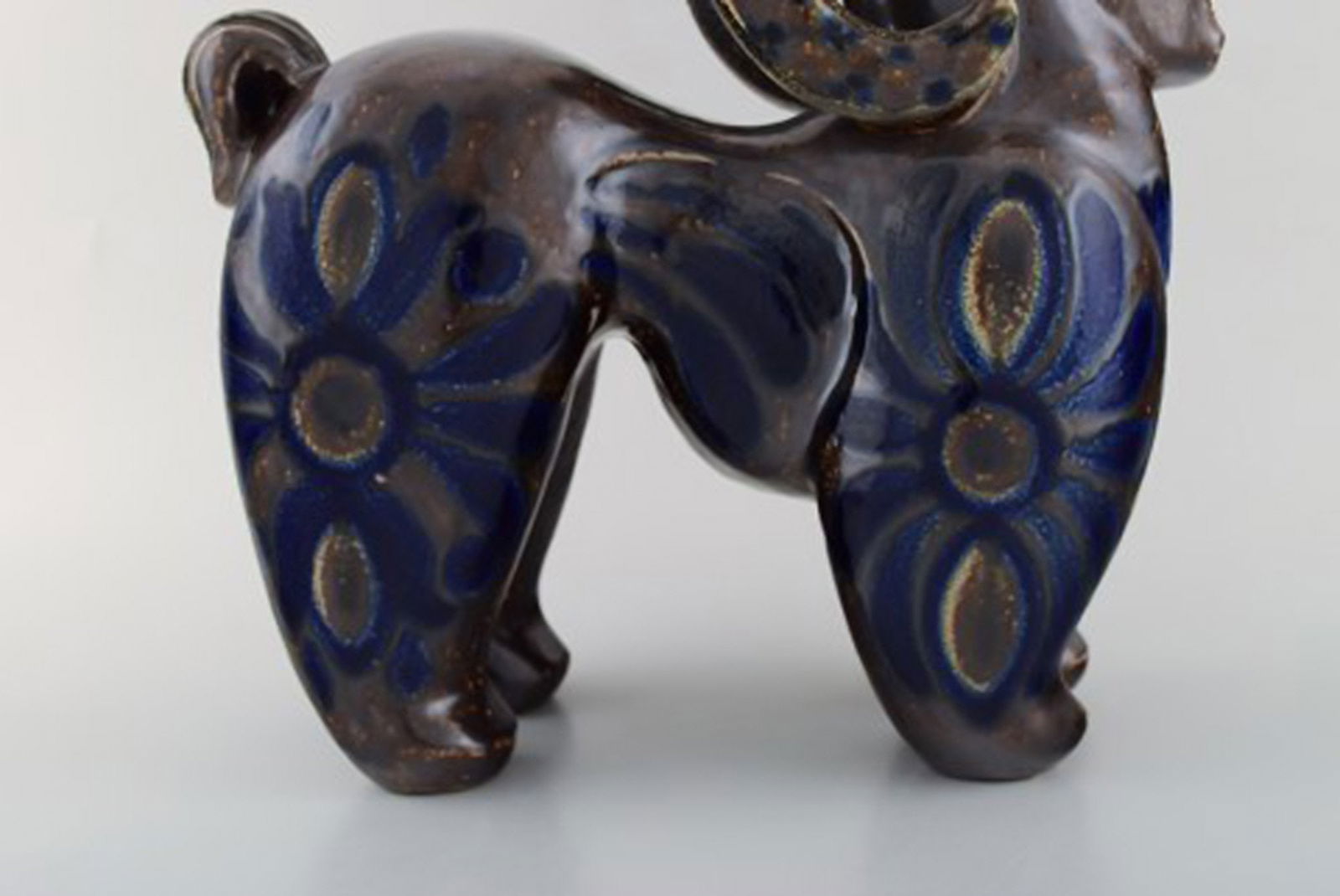 European studio ceramist. Large unique figure in glazed ceramics. Ram. Ca. 1980. - 3