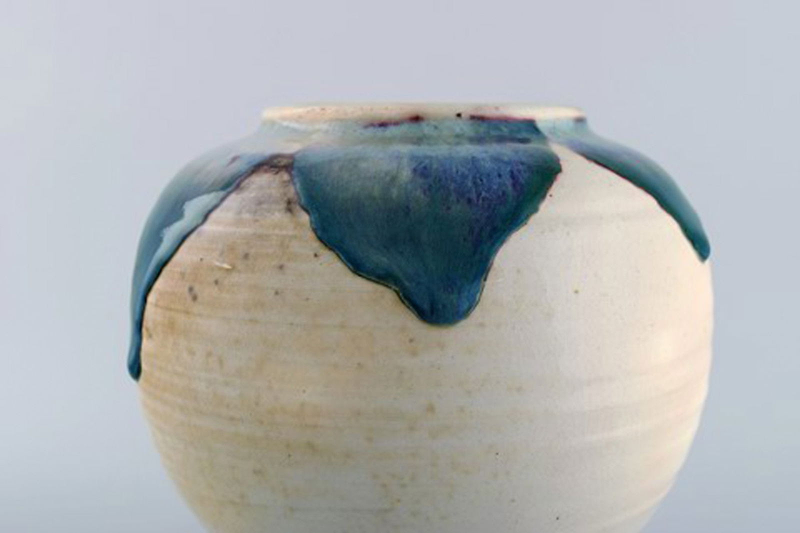 European studio ceramist. Large unique vase in glazed ceramics. Beautiful green blue glaze on a - 6