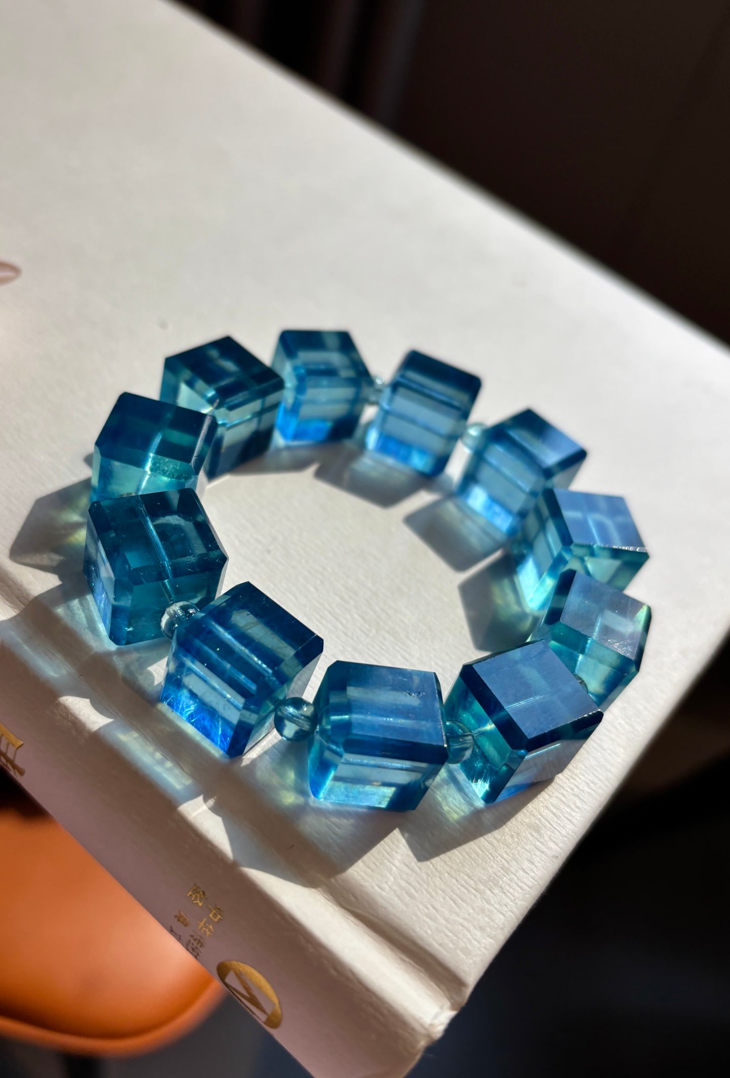 Natural Aquamarine Bracelet Bangle w Certificate: Title: Natural Aquamarine Bracelet Bangle w Certificate Origin: Chinese Date/Period: After2025 Materials: Aquamarine Dimensions: 14.3(mm) 0.56(inches) Weight 0.18 lbs/82.4g Reserve: $1,399.00 