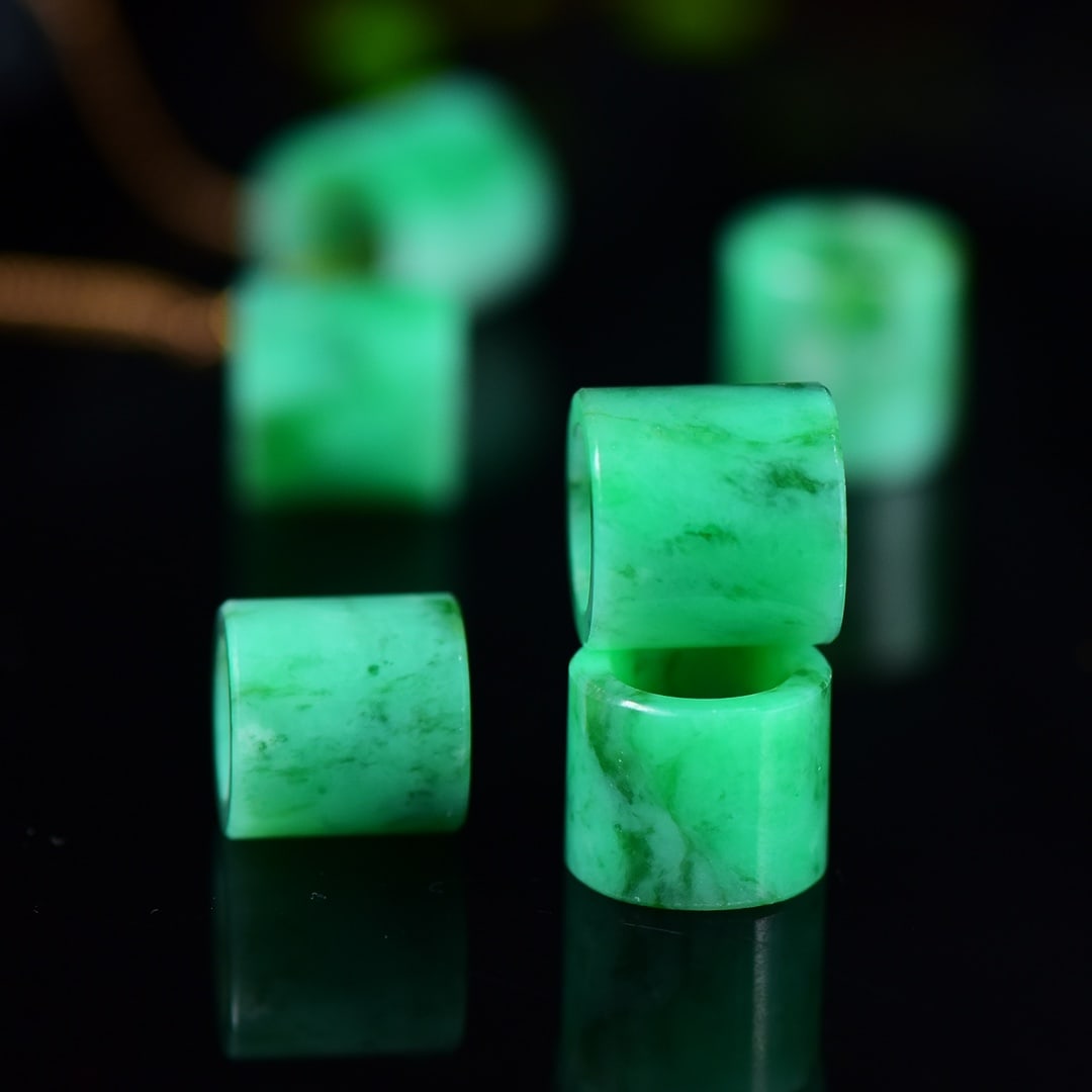 Green Jadeite Pendant - Lu Lu Tong - 3