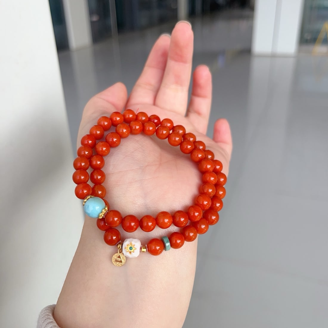 7mm Nanhong Agate Beads Hand Chain: Title: 7mm Nanhong Agate Beads Hand Chain Origin: Chinese Date/Period: After2025 Materials: Nanhong Agate Dimensions: 7(mm) 0.28(inches) Weight 0.06 lbs/26g Reserve: $159.00 Shipping: Domestic: