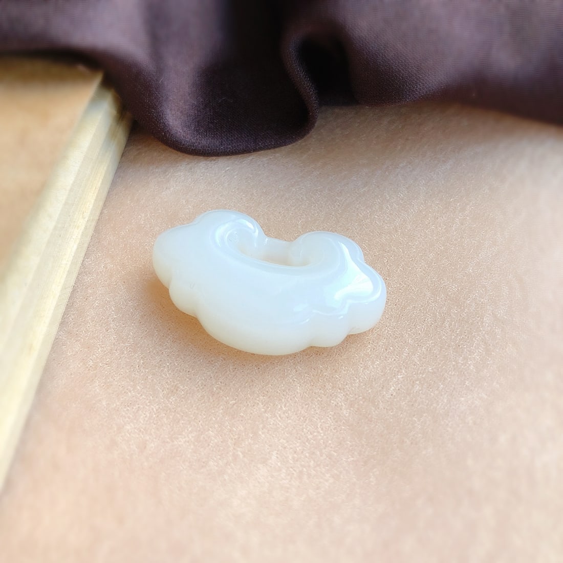 White Hetian Jade Ruyi Lock Pendant w Certificate - 5