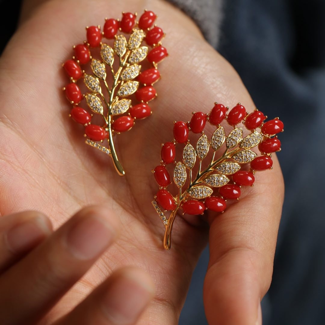 Silver & Red Gem Leaf Shape Brooch - 2