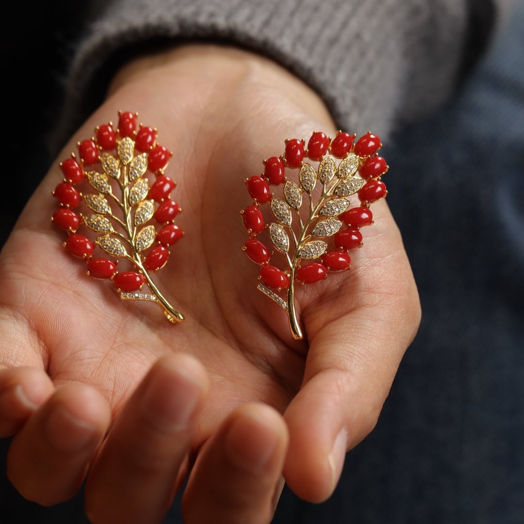 Silver & Red Gem Leaf Shape Brooch - 3