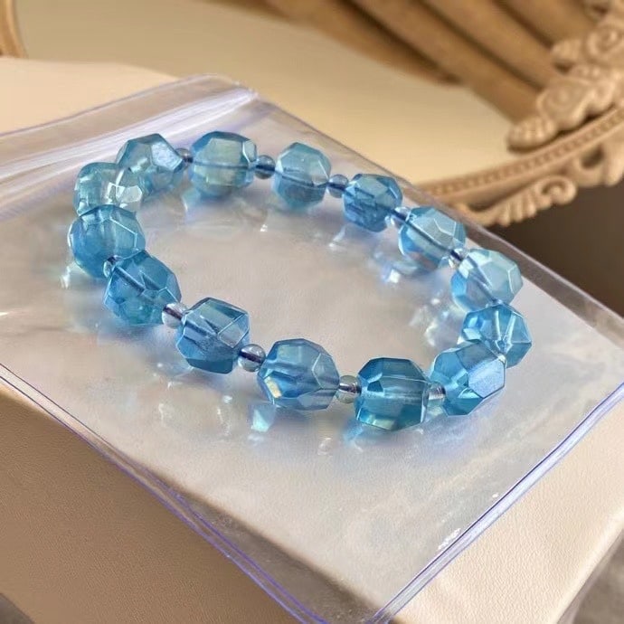 Natural Aquamarine Original Stone Beads Bracelet Bangle w Certificate: Title: Natural Aquamarine Original Stone Beads Bracelet Bangle w Certificate Origin: Chinese Date/Period: After2026 Materials: Aquamarine Dimensions: 9.5x10.5(mm) 0.37x0.41(inches) Reserve: $388.00 Sh