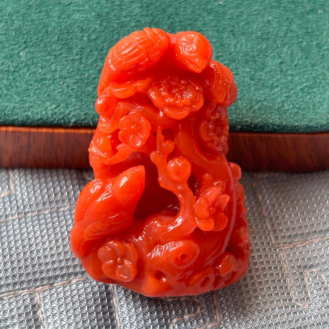 Nanhong Agate Hand-Carved Flower Bird Pendant w Certificate - 2