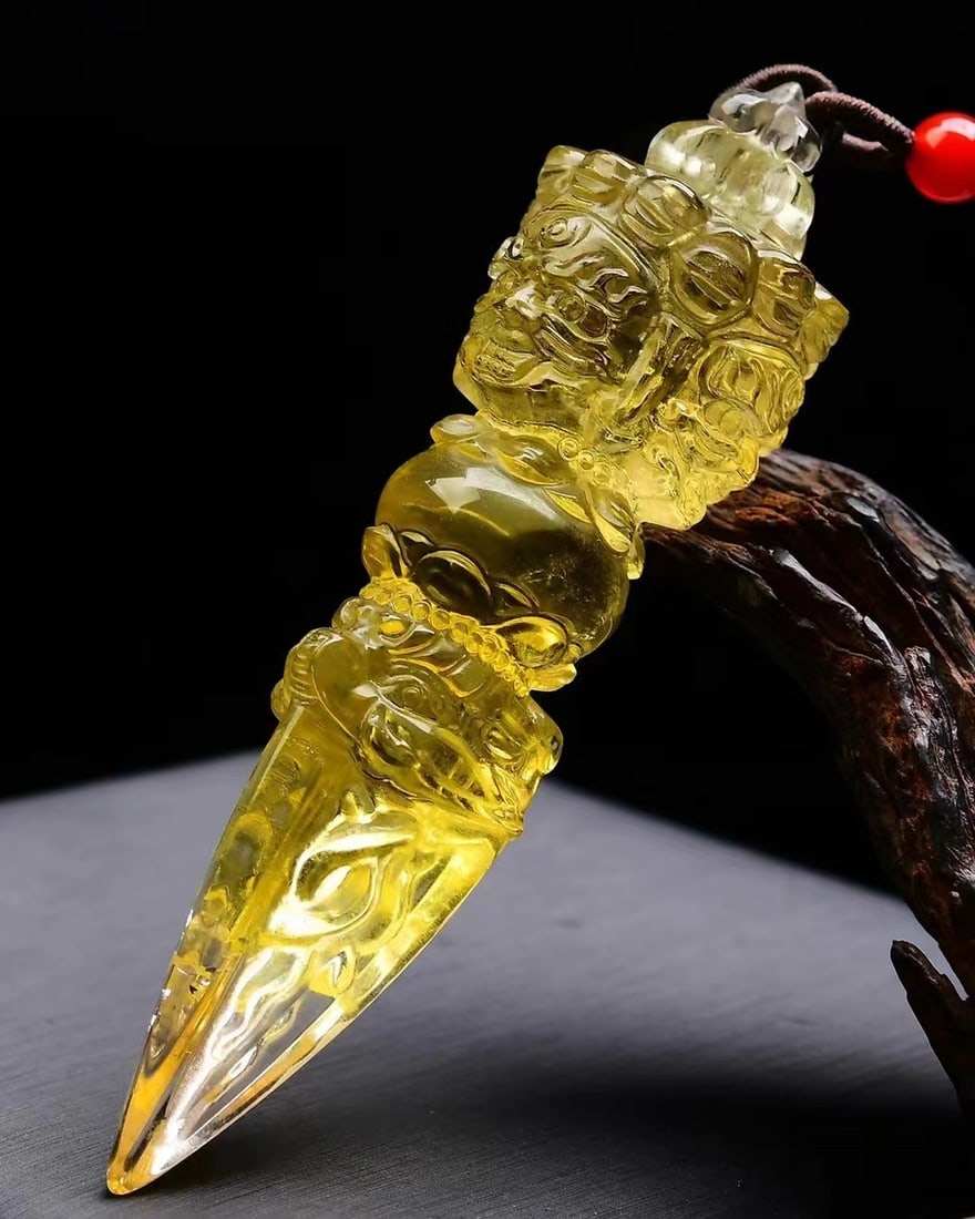 Yellow Citrine Pestle Xiangmo Pendant w Certificate: Title: Yellow Citrine Pestle Xiangmo Pendant w Certificate Origin: Chinese Date/Period: After2026 Materials: Yellow Citrine Dimensions: 90x23x23(mm) 3.54x0.91x0.91(inches) Weight 0.10 lbs/45g 