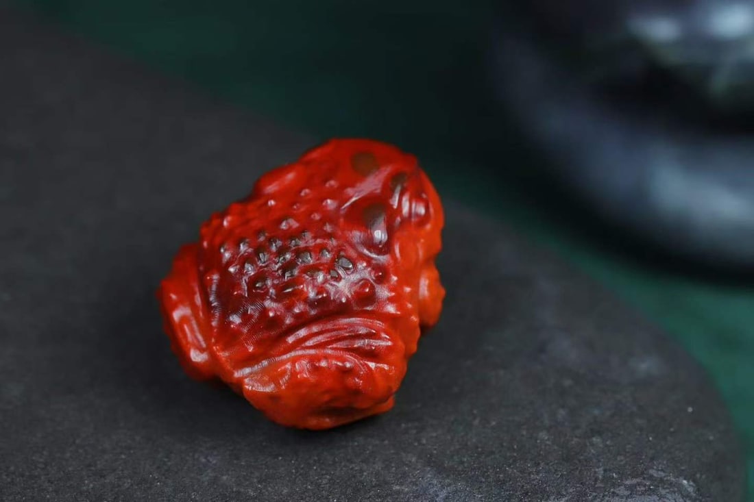 Natural Nanhong Agate Hand-Carved Fortune Toad Pendant - 2