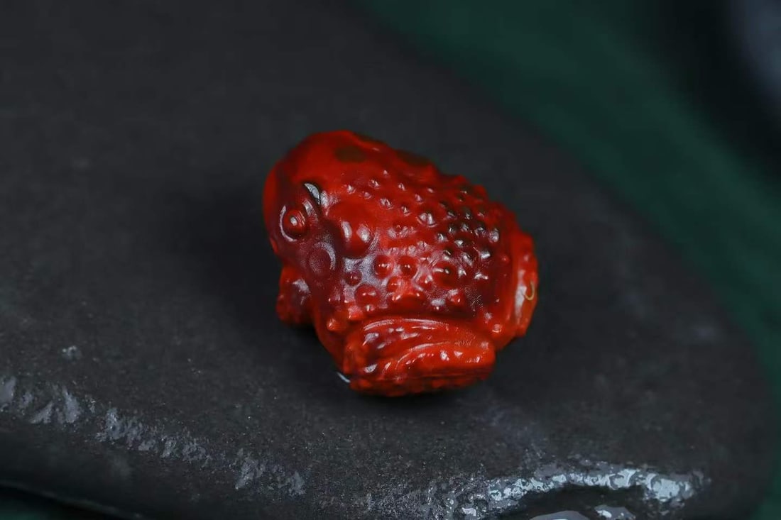 Natural Nanhong Agate Hand-Carved Fortune Toad Pendant - 4