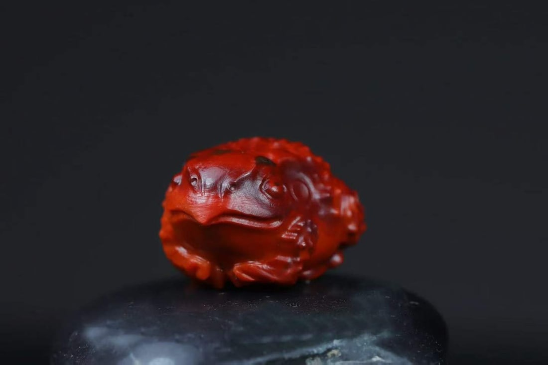 Natural Nanhong Agate Hand-Carved Fortune Toad Pendant - 6