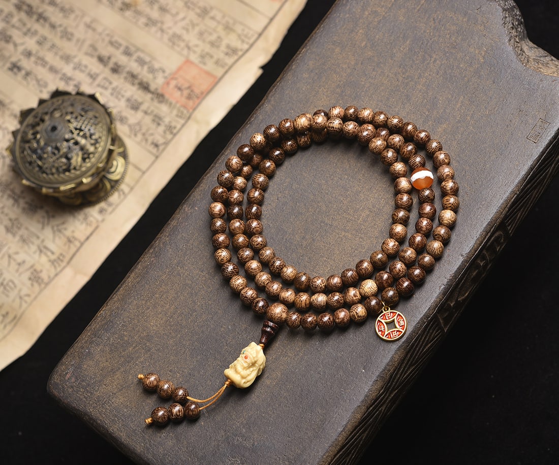 Hand knitting Chenxiang Wood Beads Hand Chain - 2
