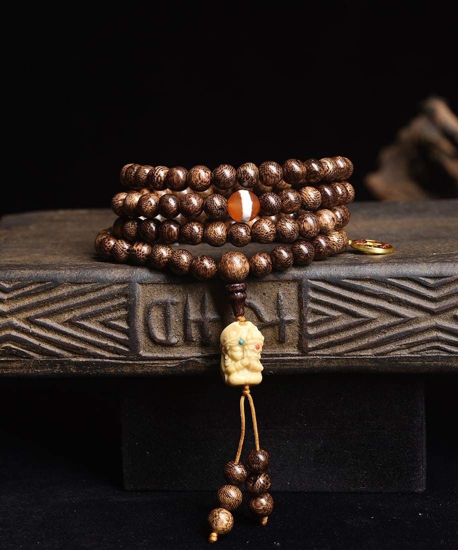 Hand knitting Chenxiang Wood Beads Hand Chain - 3