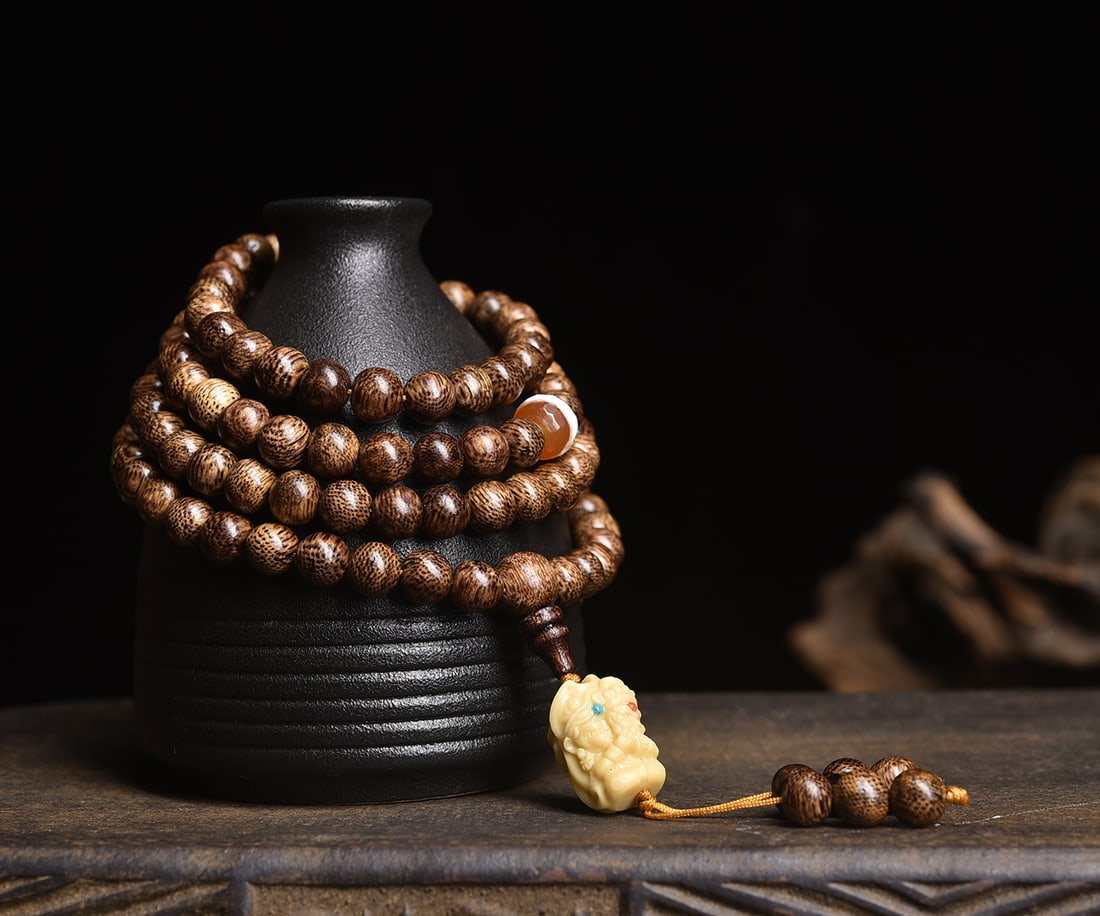 Hand knitting Chenxiang Wood Beads Hand Chain - 6