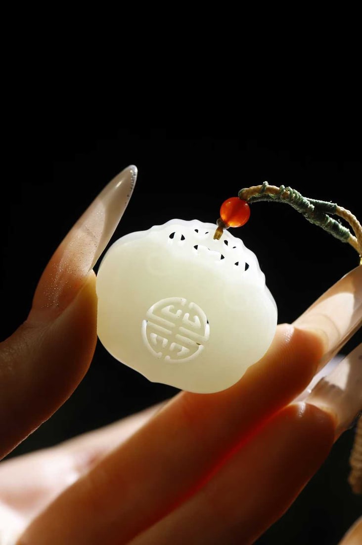 White Hetian Jade Ruyi Lock Pendant with Certificate - 5