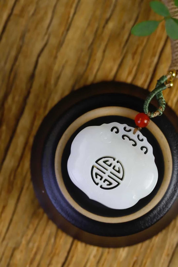 White Hetian Jade Ruyi Lock Pendant with Certificate - 6