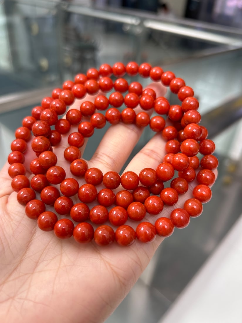8.5mm Nanhong Agate Beads Hand Chain Necklace: Title: 8.5mm Nanhong Agate Beads Hand Chain Necklace Origin: Chinese Date/Period: After2025 Materials: Nanhong Agate Dimensions: 8.5(mm) 0.33(inches) Weight 0.21 lbs/96.2g Reserve: $688.00 Shipping:</