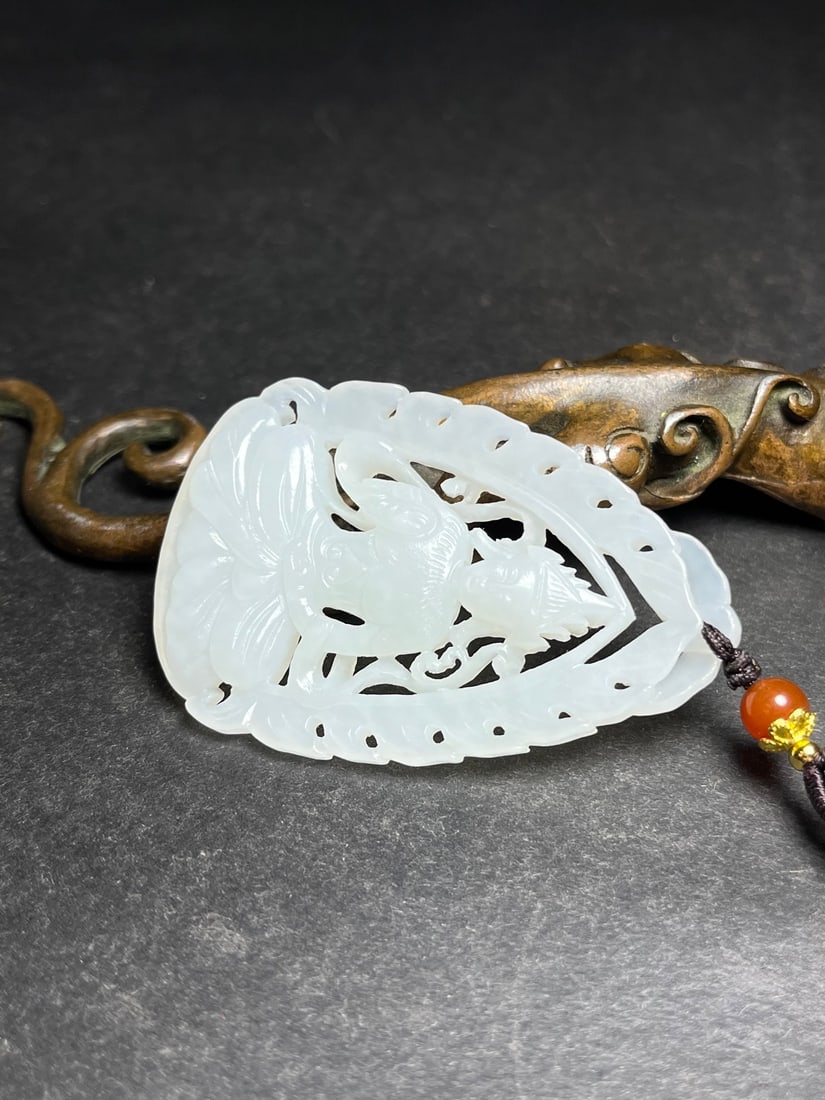 Openwork Hetian Jade Pendant - Kwan-yin - 2