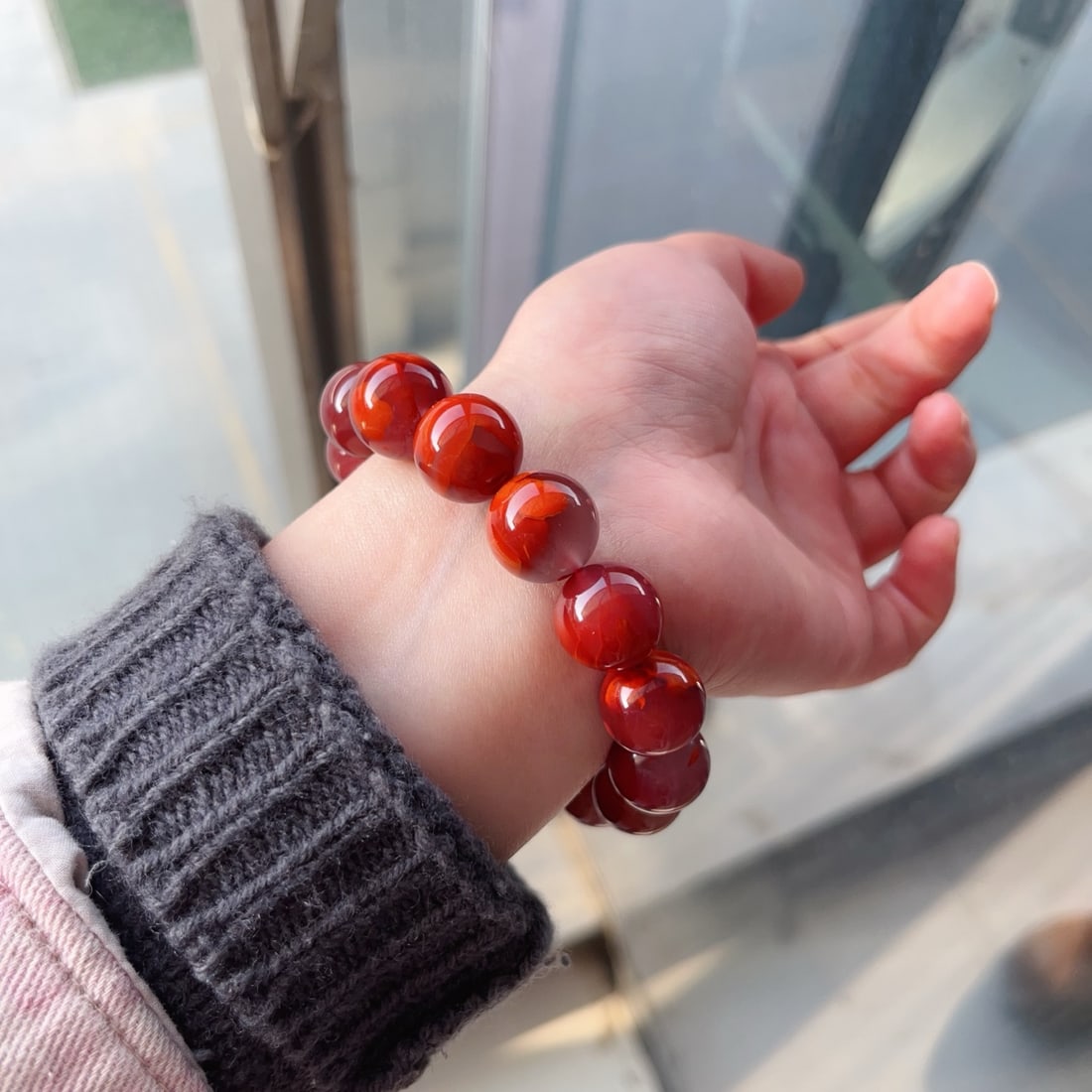14mm Nanhong Agate Beads Bracelet Bangle w Certificate: Title: 14mm Nanhong Agate Beads Bracelet Bangle w Certificate Origin: Chinese Date/Period: After2026 Materials: Nanhong Agate Dimensions: 14(mm) 0.55(inches) Weight 0.14 lbs/62.2g Reserve: