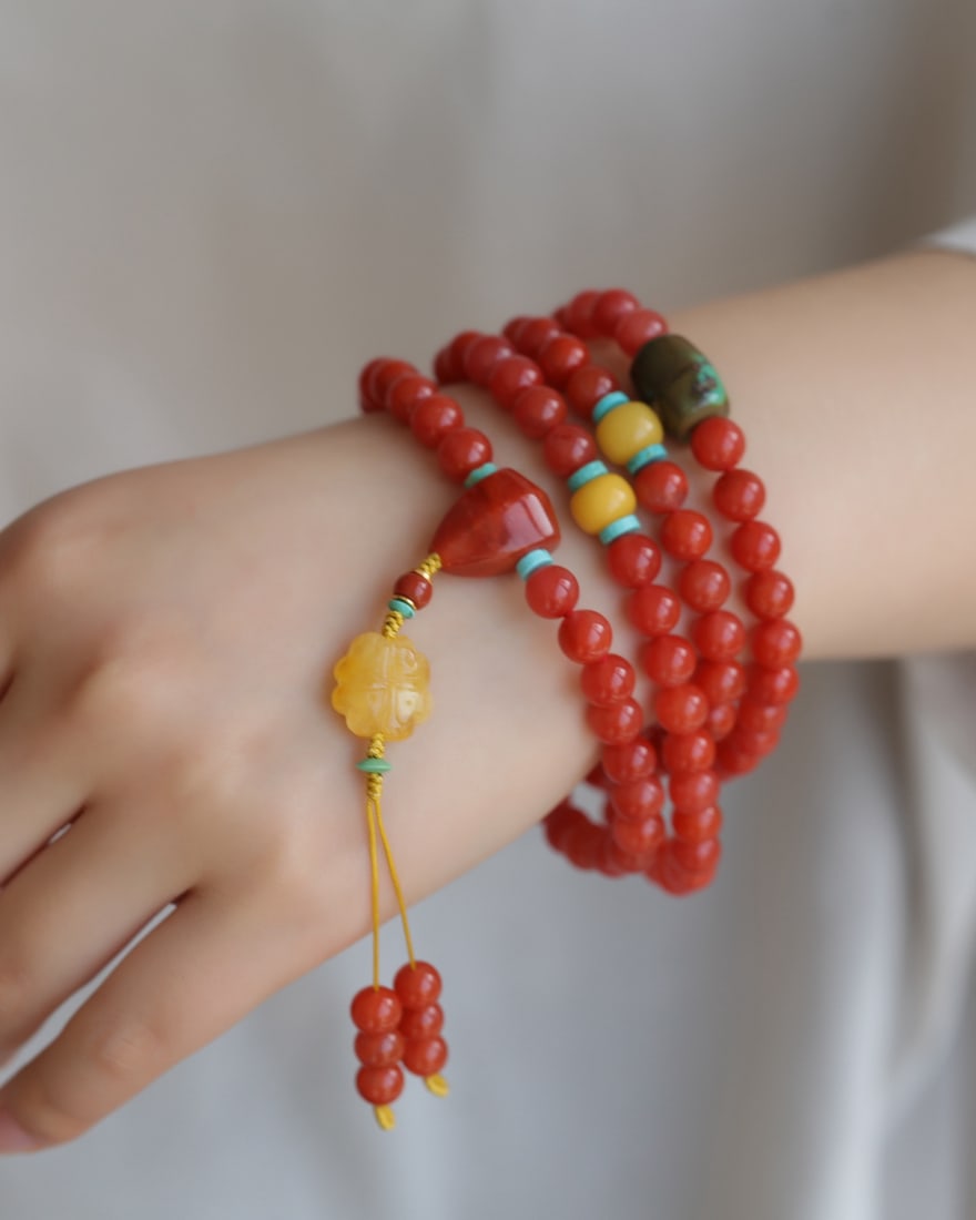 Hand knitting Nanhong Agate Hand Chain: Title: Hand knitting Nanhong Agate Hand Chain Origin: Chinese Date/Period: After2025 Materials: Nanhong Agate Dimensions: 7.5(mm) 0.30(inches) Reserve: $299.00 Shipping: Domestic: Shipping rates a