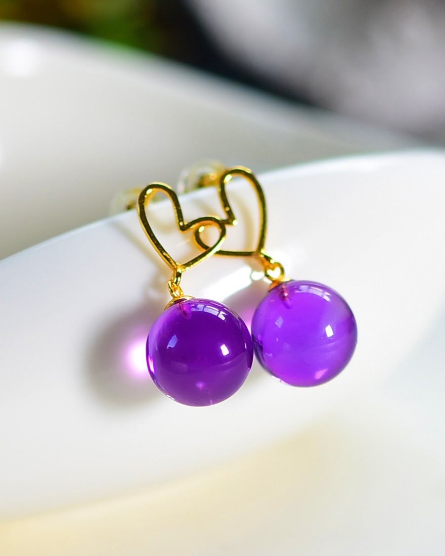 A Pair Amethyst & Silver Earrings: Title: A Pair Amethyst & Silver Earrings Origin: Chinese Date/Period: After2025 Materials: Amethyst,Silver Dimensions: 11(mm) 0.43(inches) Reserve: $120.00 Shipping:Domestic: Shipping rates are